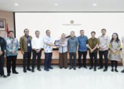 bupati luwu timur irwan bachri syam berdiskusi program ppm di kantor kementerian esdm jakarta