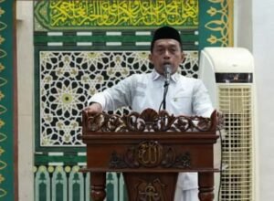 bupati sidrap syaharuddin alrif menghadiri salat tarawih perdana di masjid agung pangkajene