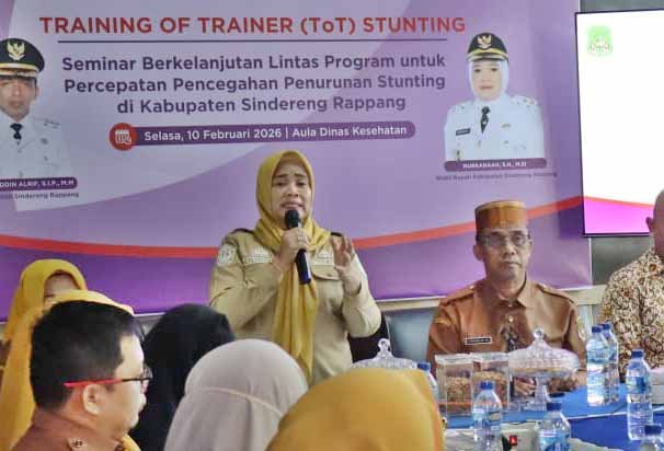 wakil bupati sidrap nurkanaah membuka tot stunting di aula madising kantor dinas kesehatan sidrap selasa 10/2/2026
