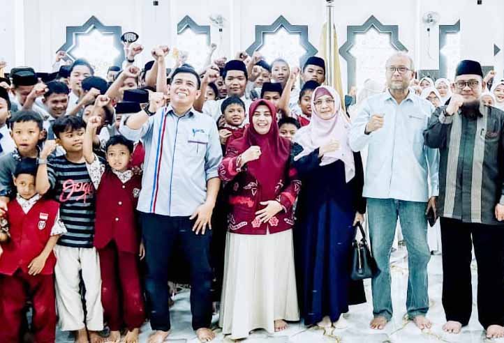 bupati sinjai mendampingi kunjungan bank indonesia ke pondok pesantren darul istiqamah sinjai