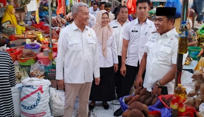 Ketua DPRD Wajo Pantau Harga Pangan Selama Ramadan