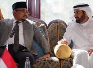yaqut cholil qoumas bertemu menteri haji dan umrah arab saudi tawfiq f al rabiah di jeddah membahas kuota haji indonesia 2023