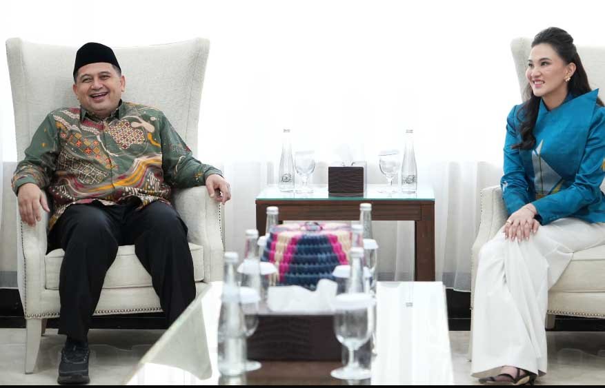 wali kota makassar munafri arifuddin bersama melinda aksa menerima gubernur maluku utara sherly tjoanda di rumah jabatan wali kota makassar