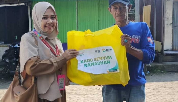 Tim Selatan BMH Sulsel Salurkan Sembako Ramadan, Sasar Kuli Bangunan hingga Anak Yatim