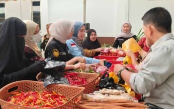 ketua iad sinjai alvi ridwan menghadiri bazar ramadhan untuk masyarakat di sinjai