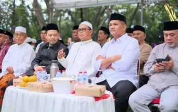 bupati bantaeng m fathul fauzy nurdin buka puasa bersama tokoh masyarakat di rujab bupati bantaeng