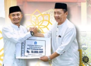 bupati bone andi asman sulaiman memimpin safari ramadhan di masjid besar jamiul ihsan desa uloe