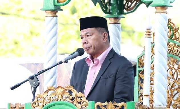 bupati bulukumba menghadiri shalat ied di gedung ammatoa bulukumba