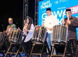 bupati gowa sitti husniah talenrang meluncurkan program gowa berhaji di rth syekh yusuf gowa