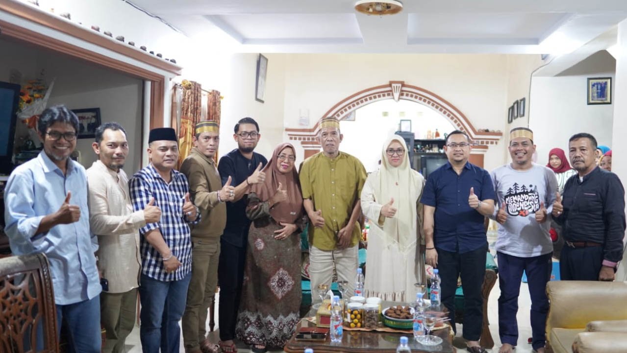 bupati gowa sitti husniah talenrang silaturahmi dengan tokoh adat di makassar