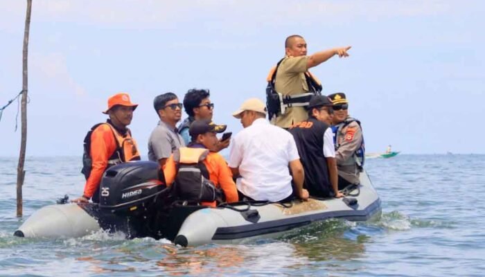 Libur Lebaran, Bupati Lutim Turun Langsung Amankan Pantai dari Wotu ke Burau