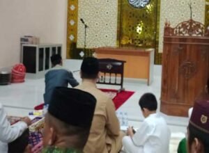 bupati pangkep muhammad yusran lalogau safari ramadan dan meresmikan masjid nurul tarbiyah di bungoro pangkep