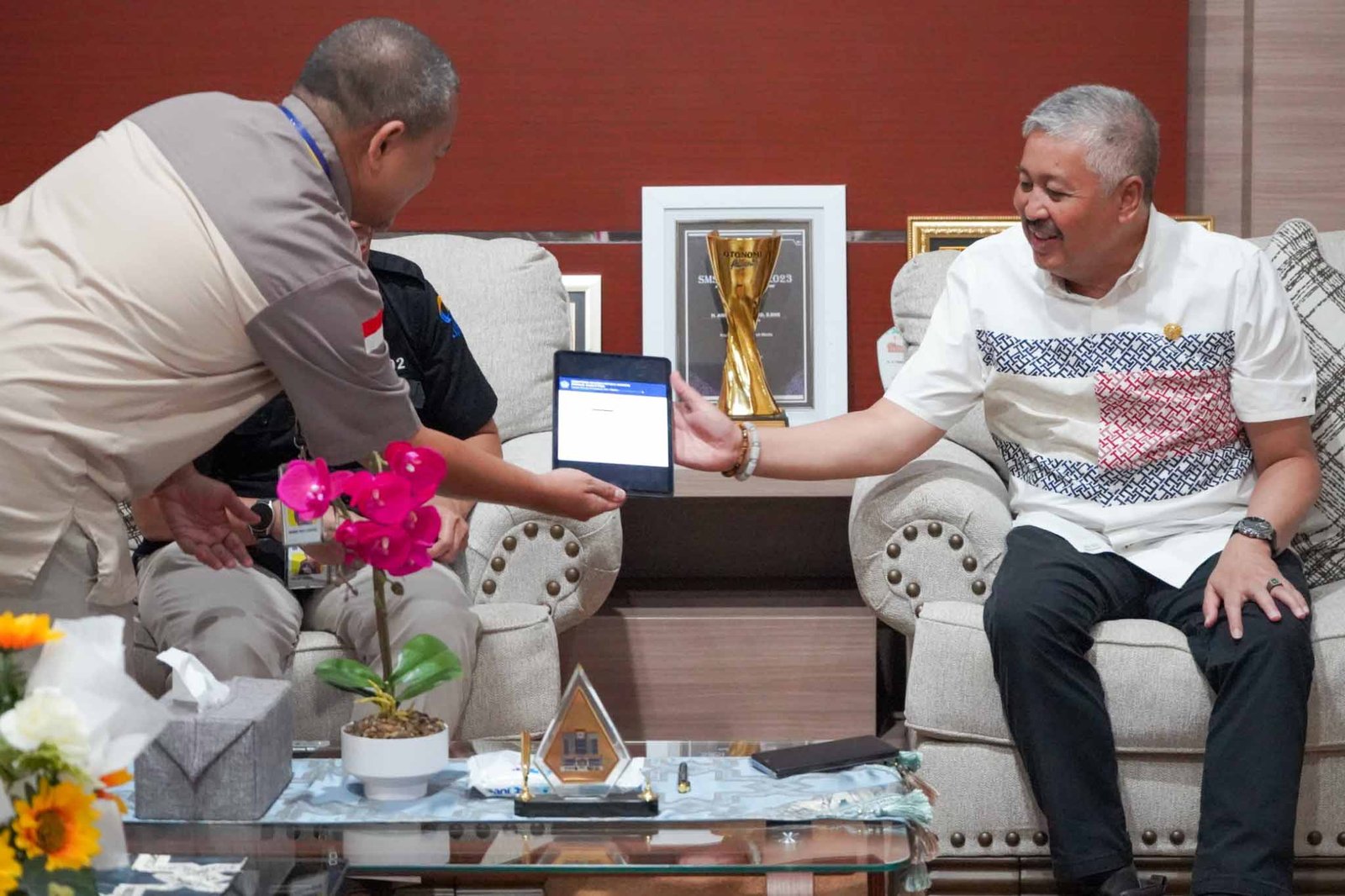 audiensi kpp pratama parepare dengan bupati pinrang bahas pelaporan spt