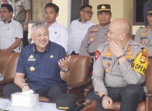 bupati pinrang irwan hamid menghadiri apel gelar pasukan operasi ketupat di mapolres pinrang