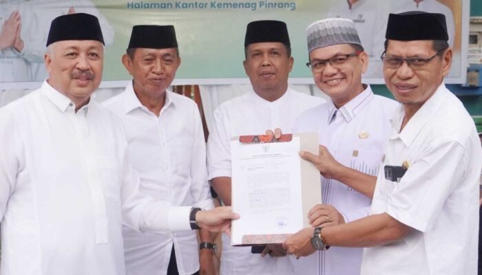 bupati pinrang irwan hamid menghadiri buka puasa bersama kemenag di kabupaten pinrang