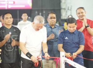 bupati pinrang andi irwan hamid meresmikan lapangan padel royal metro sky di pinrang bersama wali kota parepare tasming hamid
