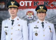 bupati rejang lebong muhammad fikri thobari bersama wakil bupati hendri dalam foto resmi jabatan terkait ott kpk di bengkulu