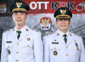 Bupati Rejang Lebong dan Wakilnya Ditangkap KPK Terkait Dugaan Suap Proyek bupati rejang lebong muhammad fikri thobari bersama wakil bupati hendri dalam foto resmi jabatan terkait ott kpk di bengkulu