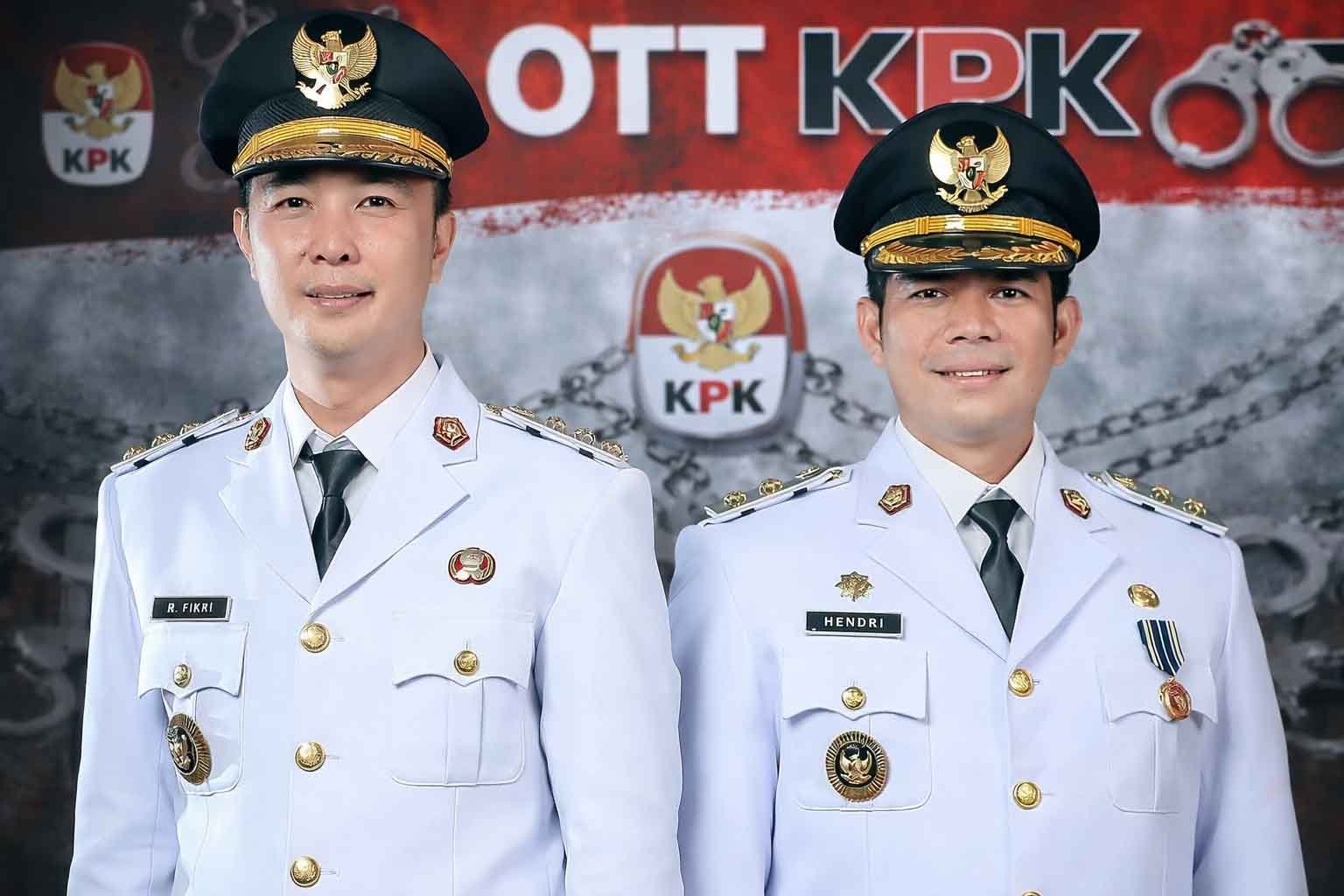 bupati rejang lebong muhammad fikri thobari bersama wakil bupati hendri dalam foto resmi jabatan terkait ott kpk di bengkulu