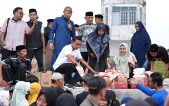 bupati sidenreng rappang syaharuddin alrif membuka pasar murah ramadan di sport centre rappang sidrap