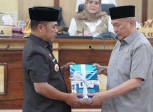 bupati andi rosman menyampaikan lkpj tahun anggaran 2025 di dprd wajo