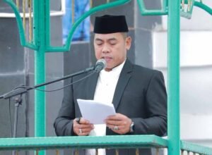 bupati wajo andi rosman melaksanakan shalat idul fitri di masjid agung ummul quraa sengkang