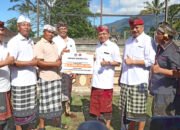 Angin Kencang Rusak Pura di Bali, Gubernur Serahkan Bantuan Rp1 Miliar