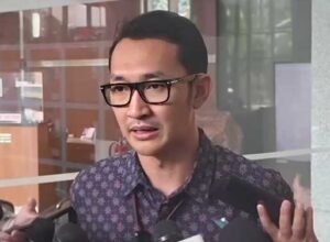 juru bicara kpk budi prasetyo menyampaikan keterangan ott pekalongan di gedung merah putih kpk jakarta selatan