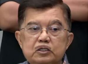 jusuf kalla meminta pemerintah menangani dua kapal pertamina yang tertahan di selat hormuz