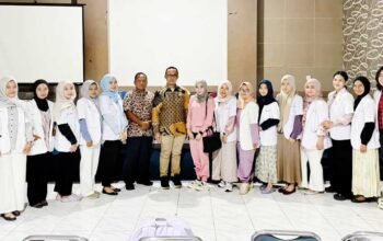 kepala dinas kesehatan luwu utara abd wahid menerima dokter internsip kemenkes di luwu utara