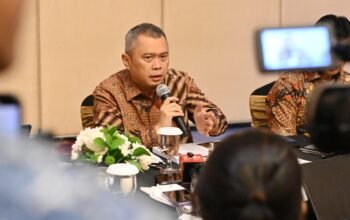 menteri perhubungan dudy purwagandhi menyampaikan arahan ramp check transportasi di jakarta