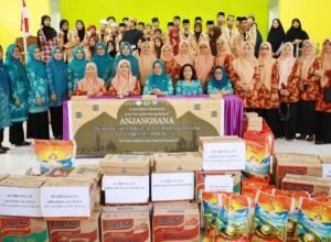 ketua pkk pinrang sri widiati a irwan anjangsana anak panti dan santri di pinrang