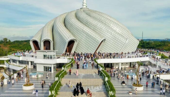 Perdana di Masjid IKN, Ribuan Jamaah Padati Shalat Idulfitri 1447 Hijirah