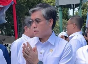 menteri ketenagakerjaan yassierli melepas program mudik gratis kemnaker bagi pekerja dan ojol menjelang lebaran 2026