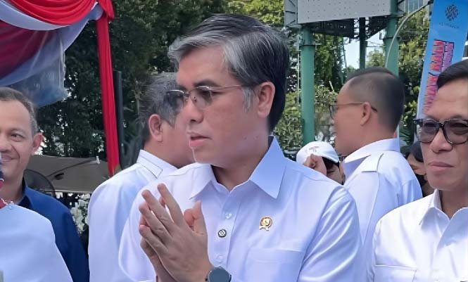 menteri ketenagakerjaan yassierli melepas program mudik gratis kemnaker bagi pekerja dan ojol menjelang lebaran 2026