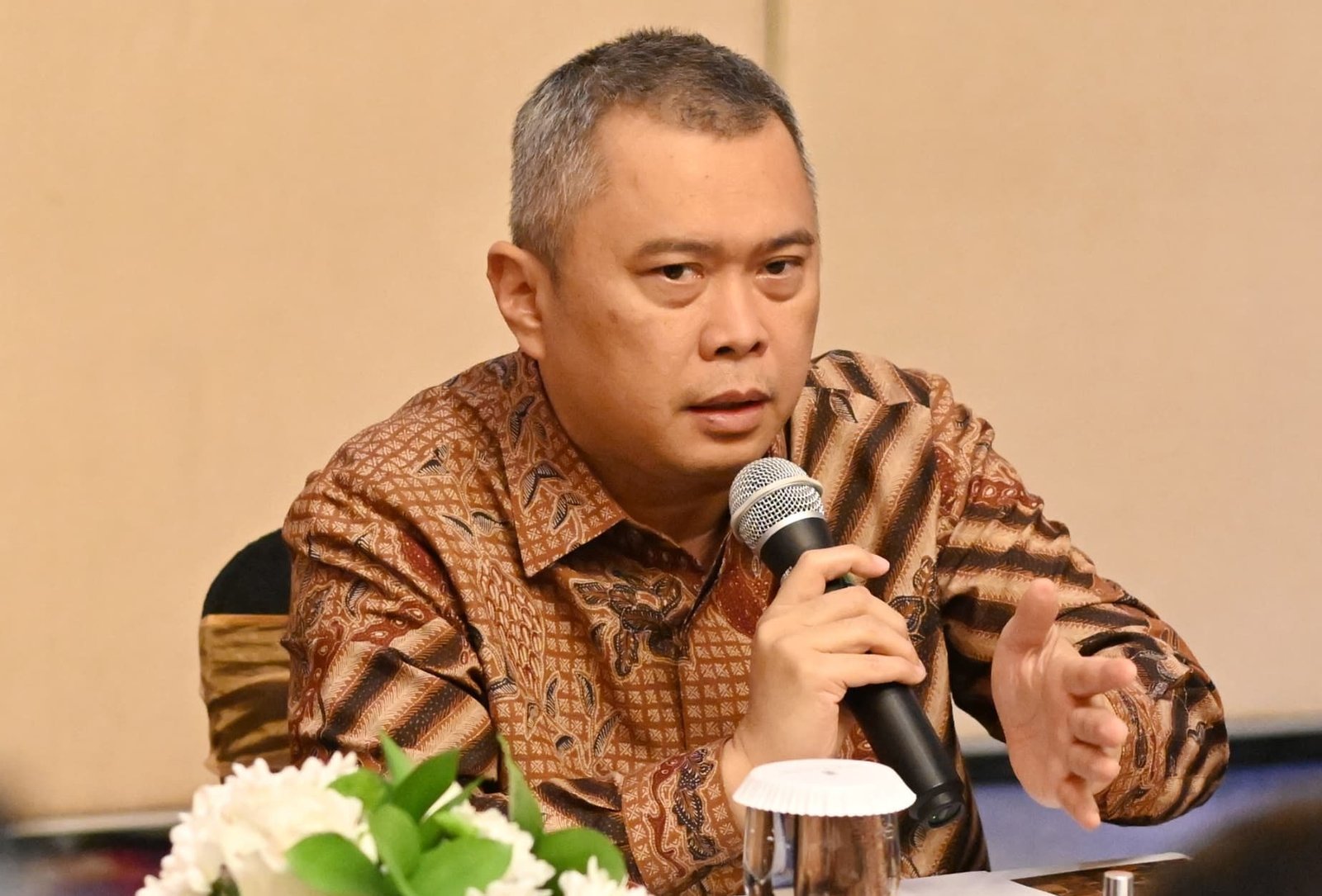 menteri perhubungan dudy purwagandhi menyampaikan program mudik gratis lebaran di jakarta