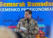 menteri koordinator bidang perekonomian airlangga hartarto membuka semarak ramadan kemenko perekonomian di jakarta
