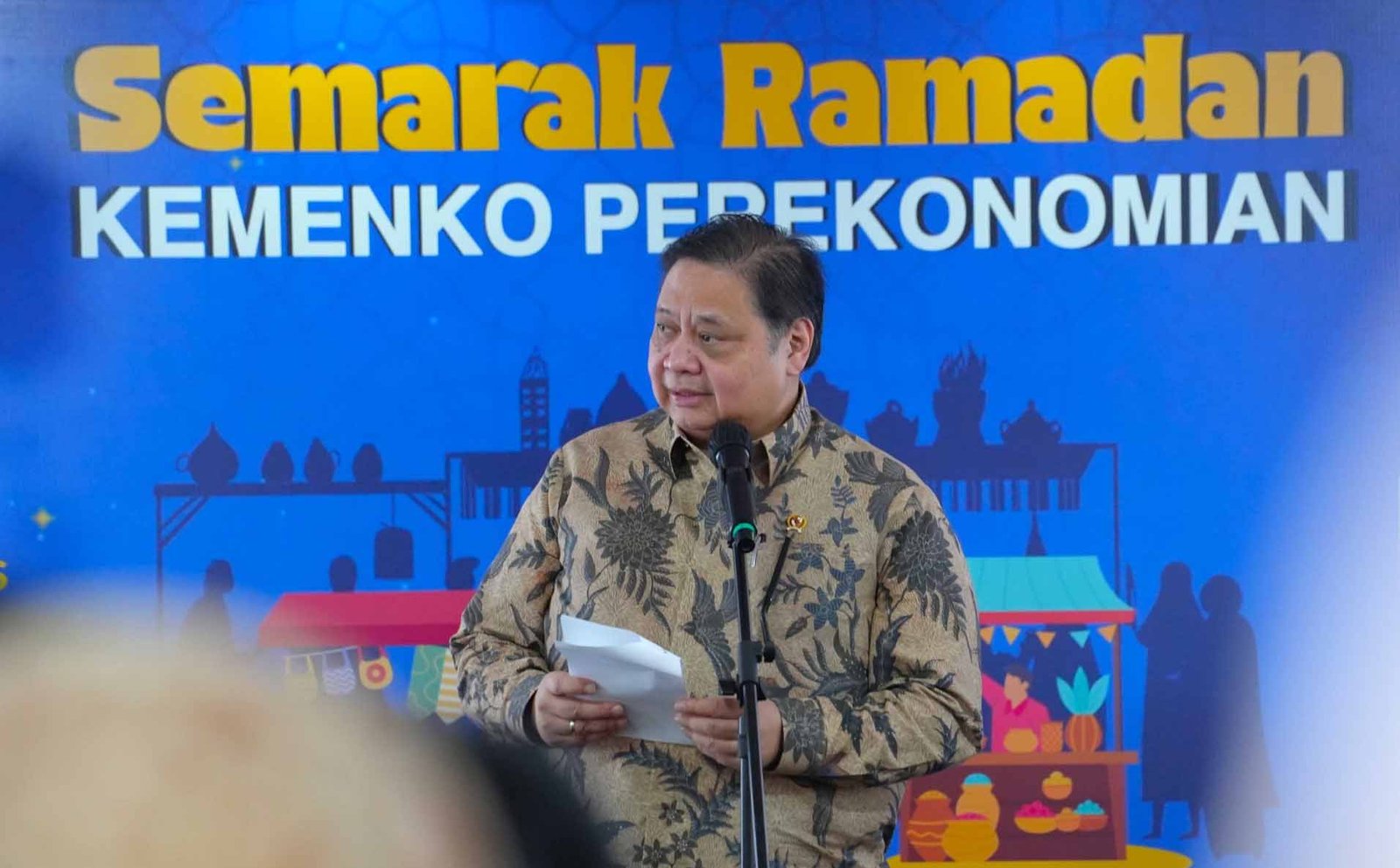 menteri koordinator bidang perekonomian airlangga hartarto membuka semarak ramadan kemenko perekonomian di jakarta