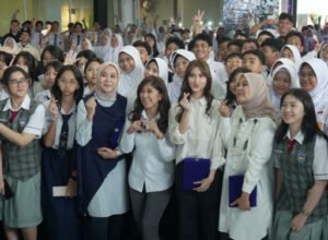 menteri komunikasi dan digital meutya hafid menjelaskan kebijakan media sosial anak di jakarta senin 9 maret 2026