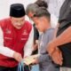 menteri sosial saifullah yusuf menyerahkan bantuan korban bencana di pidie jaya aceh