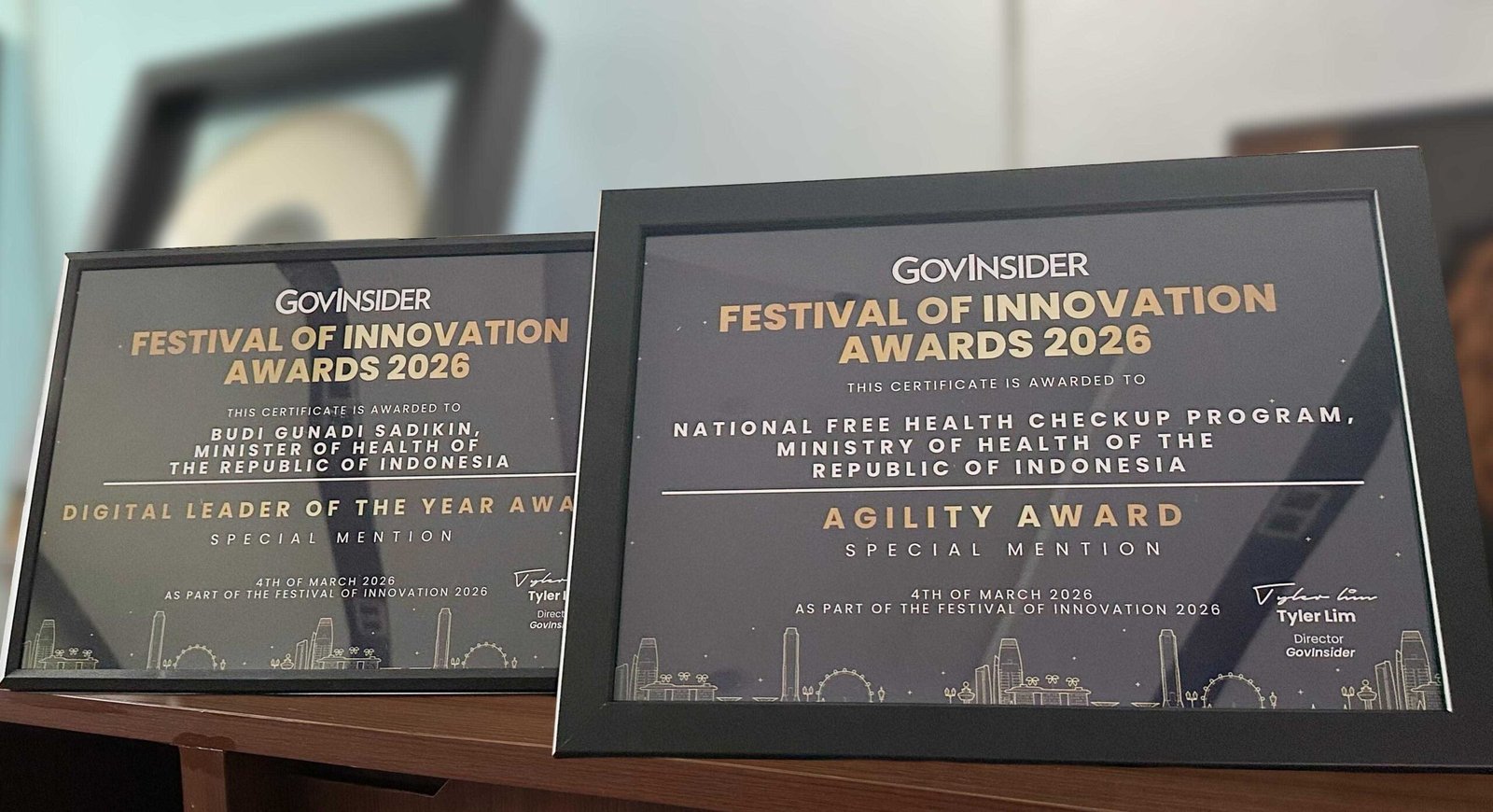 sertifikat penghargaan festival of innovation awards 2026 untuk menteri kesehatan budi g sadikin dan program cek kesehatan gratis di singapura