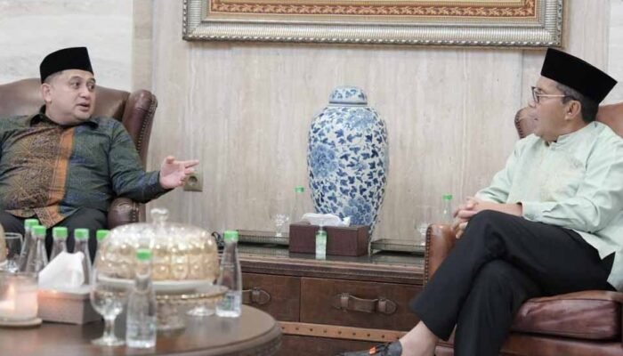 munafri arifuddin bertemu danny pomanto di jalan amrullah kecamatan mamajang