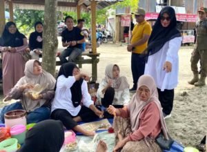 wakil bupati luwu timur meninjau pantai ujung suso di burau memastikan keamanan wisata