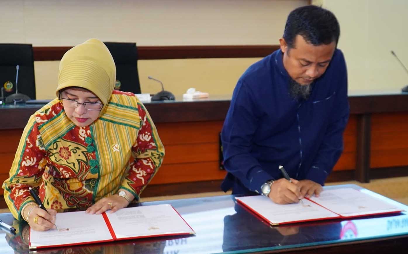 wali kota parepare tasming hamid menghadiri penandatanganan mou statistik di kantor gubernur sulawesi selatan makassar
