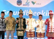 presiden direktur pt vale indonesia meresmikan pasar sentral mekongga di kolaka hari jadi ke 66