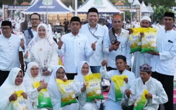 Safari Ramadan Bupati Sidrap Salurkan Bantuan UMKM dan Beras
