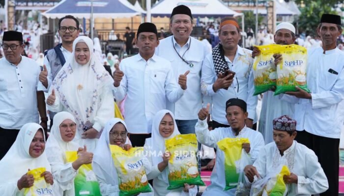 Safari Ramadan Bupati Sidrap Salurkan Bantuan UMKM dan Beras
