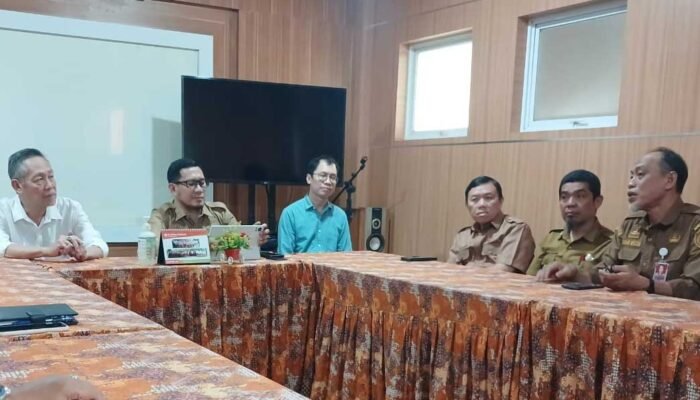 Diterpa Isu Larangan Hijab, Sekda Parepare Amarun Agung Hamka Tinjau RS Fatima