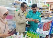 Sekda Sinjai Pimpin Sidak Pangan Jelang Lebaran, Amankan Produk Kedaluwarsa