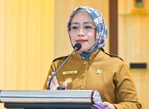 sekda sulteng novalina memberikan keterangan seleksi jpt di palu